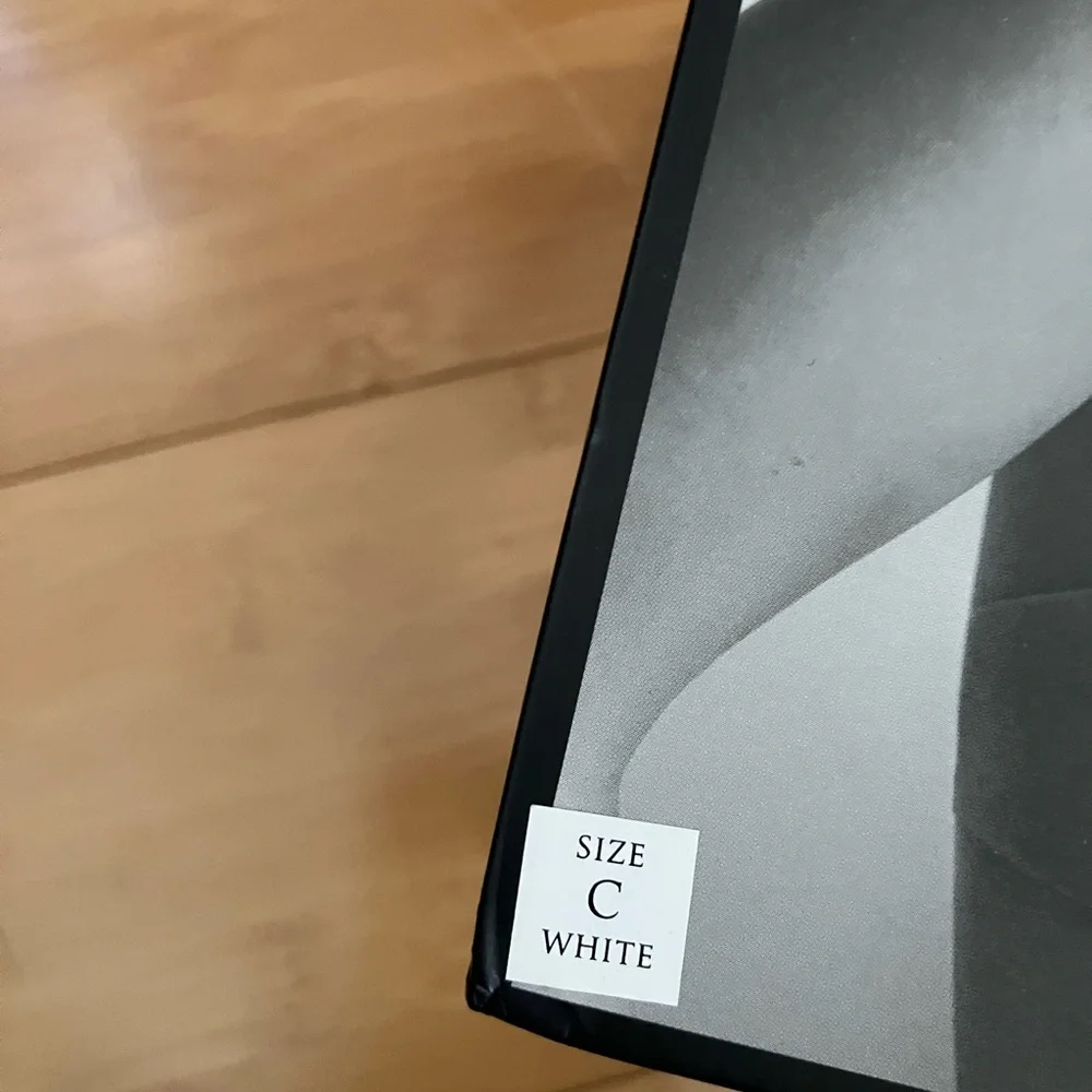 Victoria’s Secret white push-up bra cup size C - Picture 2 of 4